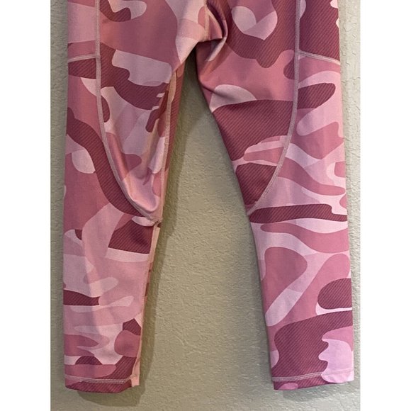 Zyia Active Women's Size 4 Light N Tight Pink Camouflage Capri Yoga Leggings - Picture 6 of 8